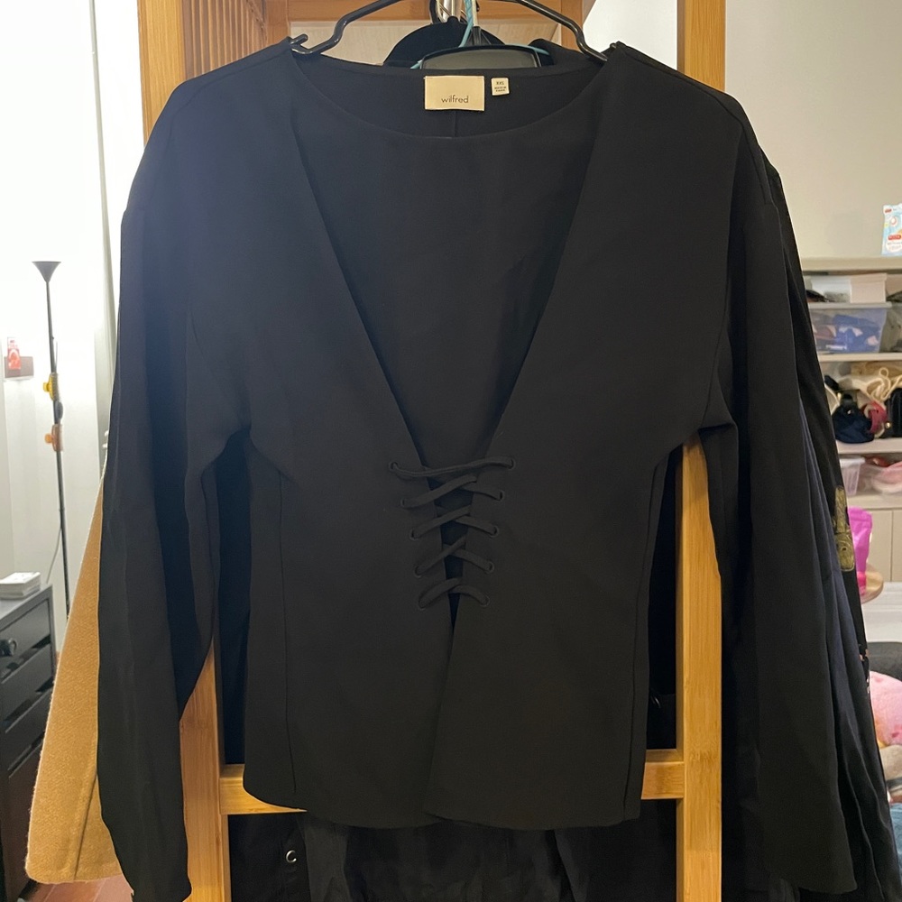 Aritzia Wilfred Mabelle Lace Front Blouse
